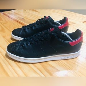 Adidas “Stan Smith” Black w/ Red  Trim + Speckled Mid Soles Sz: 10.5